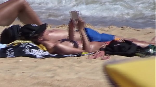 Mulher Fazendo Sexo Na Praia