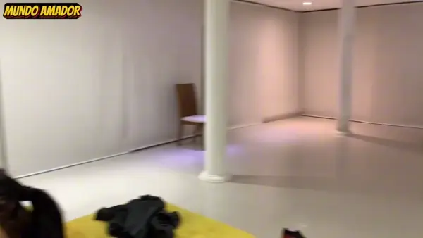 Sexo mulher nua arrebentando o cuzinho no puteiro