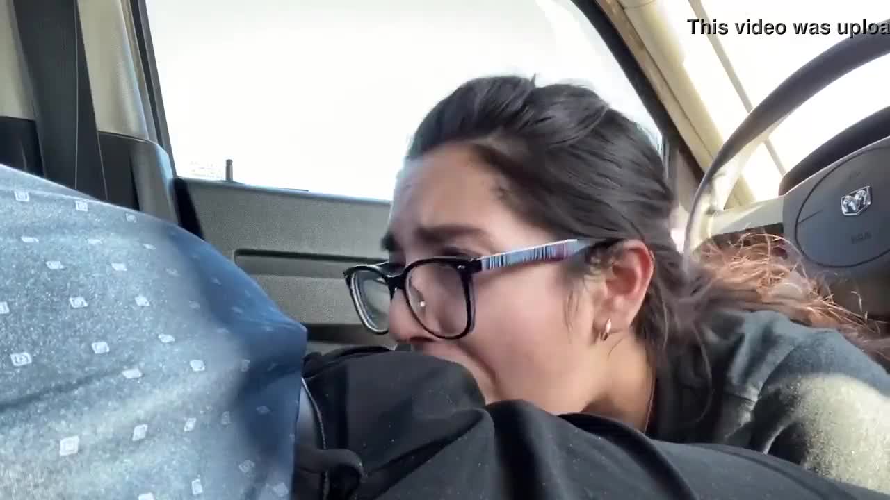 Comendo bucetao gostoso socando forte e gozando na novinha