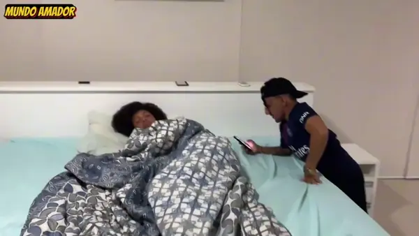 Metendo na gordinha e arrombando a morena tesuda na cama