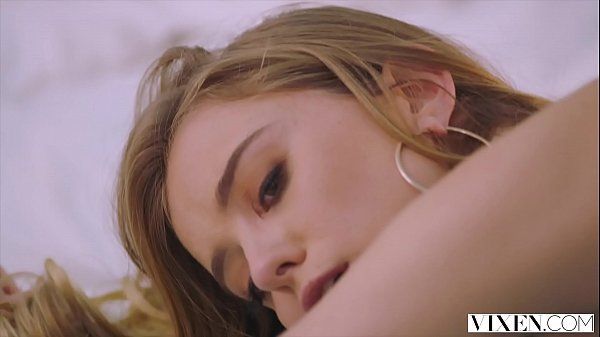 Acompanhantes Cascavel – Modelo irresistível fode gostoso com produtor e leva a rola no cuzinho safado