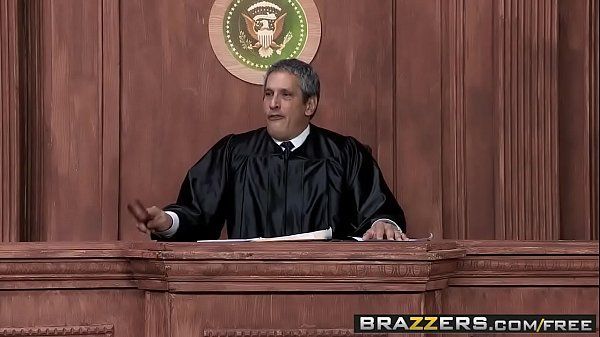 Fenixhentai – Advogada safada recebe uma foda gostosa no escritório durante o expediente
