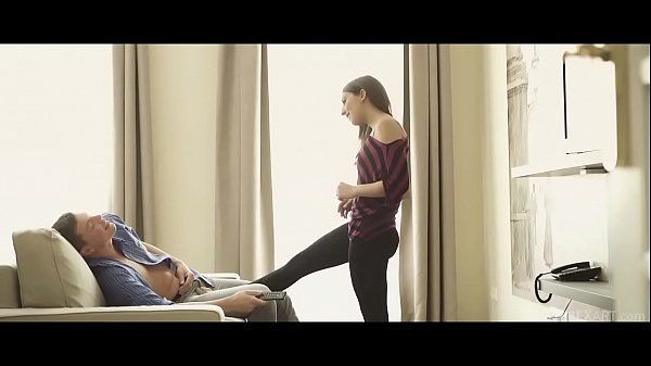 Xvideos cornos – safada sentando forte no amigo enquanto o namorado grava a transa proibida